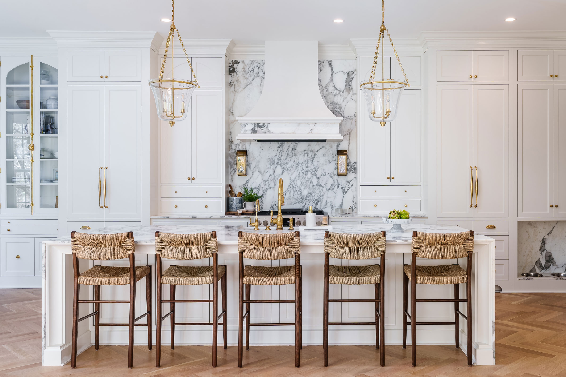 crystalcabinets_frenchvillaSq_-frosty_white1